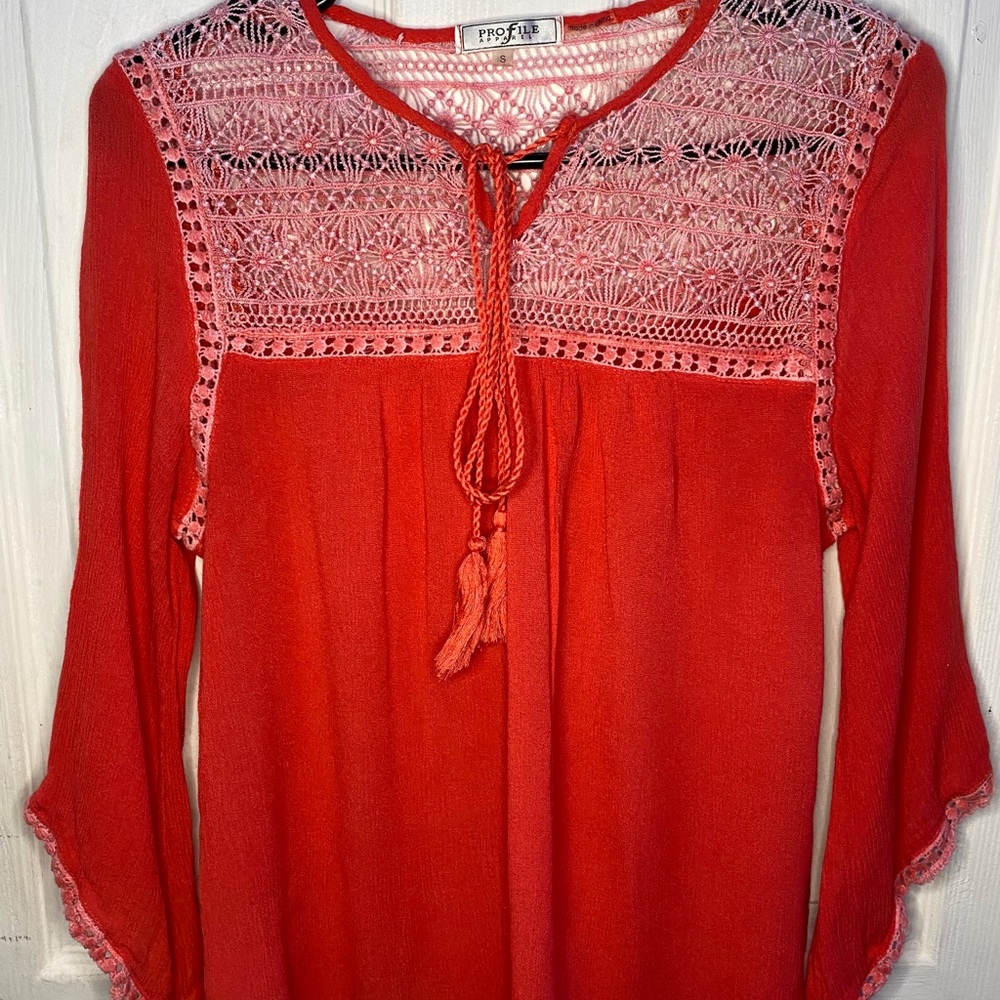 Floral blouse with sequence collar / size small